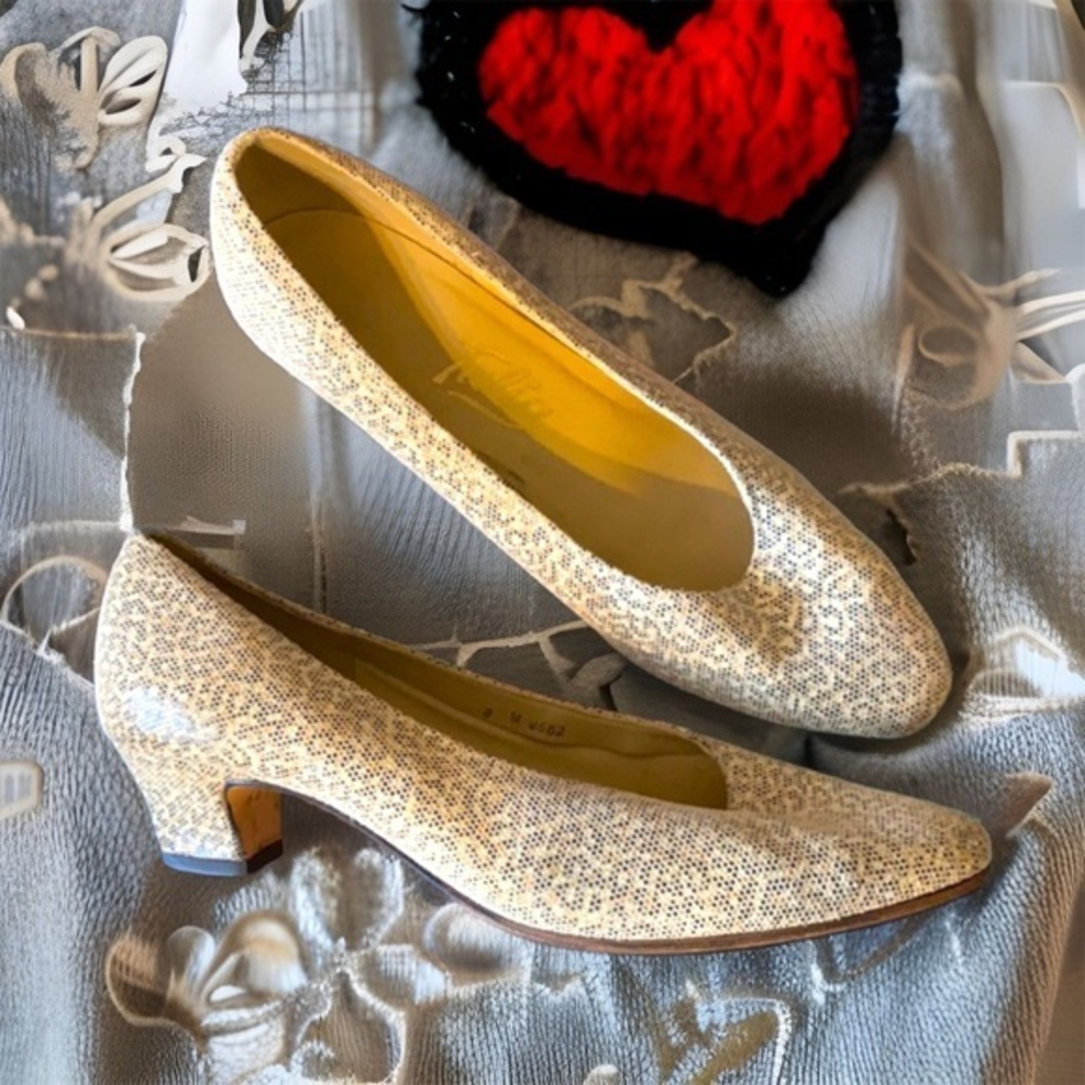 Unique‎ Talia leather kitten heel pumps Soft